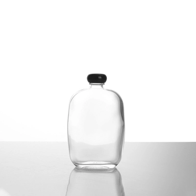XLDFF-006 250ml Flat Empty Clear Glass Whisky Bottle Beverage Bottle With Screw Cap